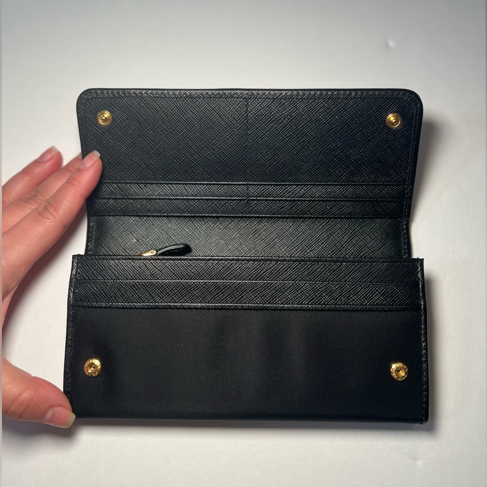Prada Wallet - Picture 2 of 6